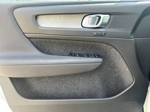 Certified 2024 Volvo XC40 B5 Plus w/ Climate Package AWD/4WD image 16
