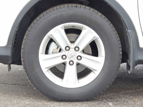 Used 2013 Toyota RAV4 XLE image 9