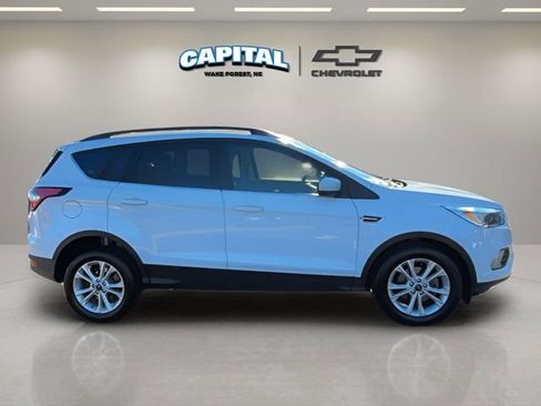 Used 2018 Ford Escape SE image 6