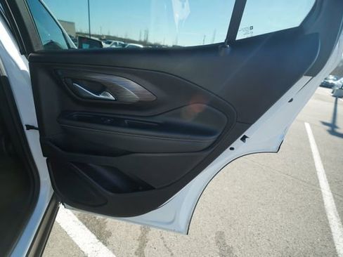 Used 2023 GMC Terrain SLT image 22
