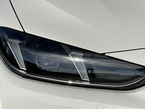 Used 2025 BMW i4 eDrive40 w/ Premium Package image 9