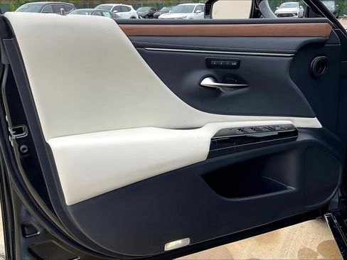 New 2025 Lexus ES 350 image 15