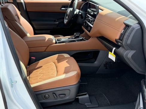 New 2026 Nissan Pathfinder Platinum AWD/4WD image 27