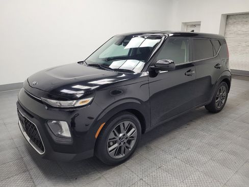Used 2021 Kia Soul S FWD image 2