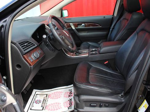 Used 2014 Lincoln MKX AWD w/ Equipment Group 102A image 10