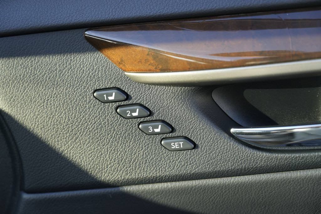 Used 2015 Lexus ES 350 w/ Ultra Luxury Package FWD image 36