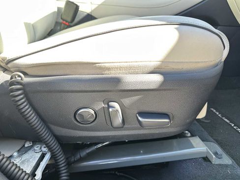 Used 2023 Hyundai Palisade Calligraphy image 33