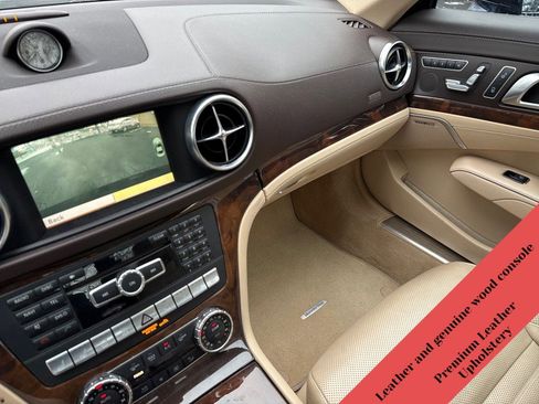Used 2013 Mercedes-Benz SL 550 image 30