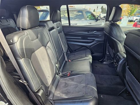 Certified 2024 Jeep Grand Cherokee L Laredo image 34