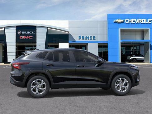 New 2026 Chevrolet Trax LS image 5