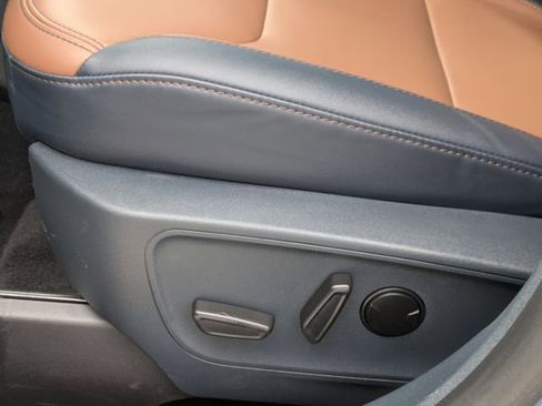 Used 2023 Ford Maverick Lariat w/ Lariat Luxury Package image 26