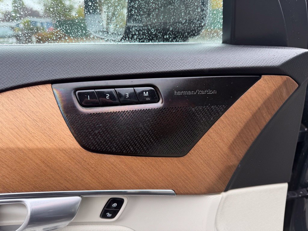 Used 2021 Volvo XC90 T8 Inscription Expression w/ Protection Package Premier AWD/4WD image 12