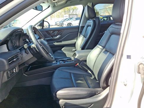 Used 2022 Lincoln Corsair AWD w/ Premium Package image 15