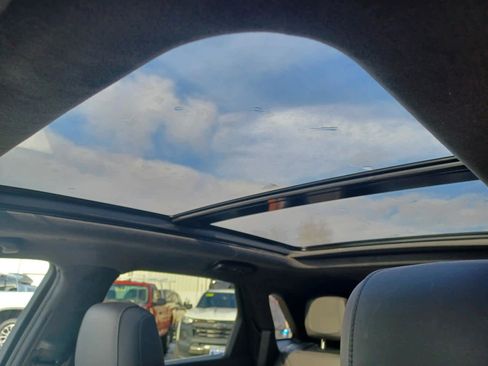 Used 2017 Cadillac XT5 Platinum image 18