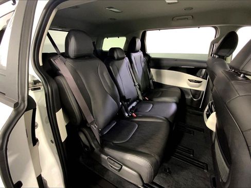 Certified 2023 Kia Carnival EX FWD image 23