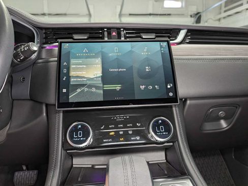 Used 2023 Jaguar F-PACE S AWD/4WD image 33