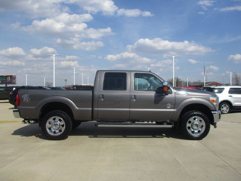 Used 2014 Ford F250 Lariat w/ Chrome Package AWD/4WD image 8