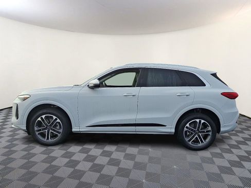 Used 2025 Audi Q5 Premium Plus w/ Premium Plus image 7