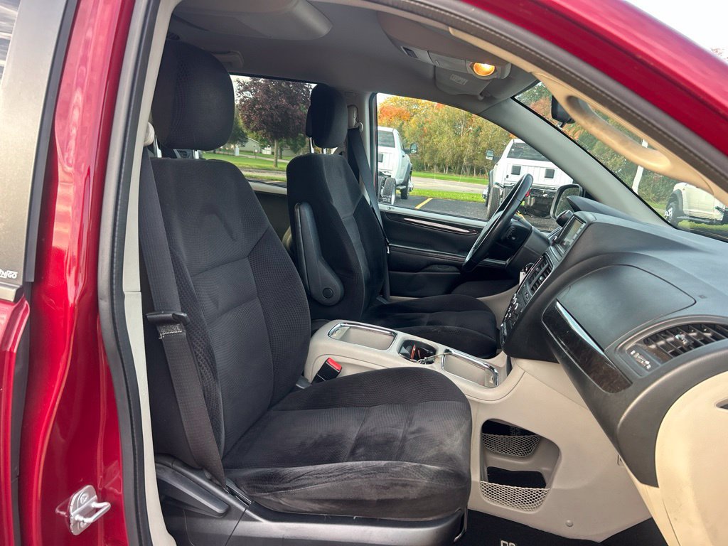 Used 2014 Dodge Grand Caravan SXT w/ Security Group FWD image 12