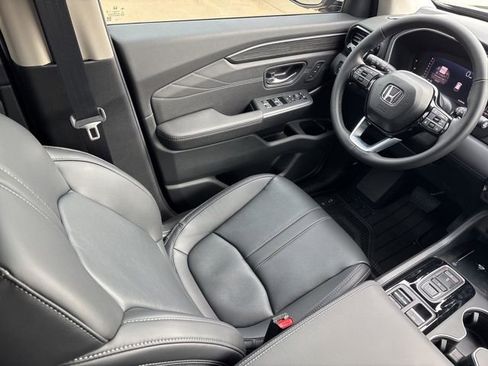 New 2026 Honda Pilot Touring image 13
