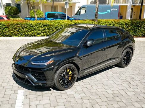 Used 2022 Lamborghini Urus image 4