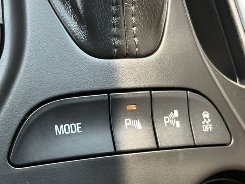 Used 2018 Chevrolet Volt Premier w/ Driver Confidence Package FWD image 12