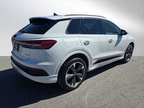 Used 2023 Audi Q4 e-tron Premium Plus w/ Premium Plus image 3