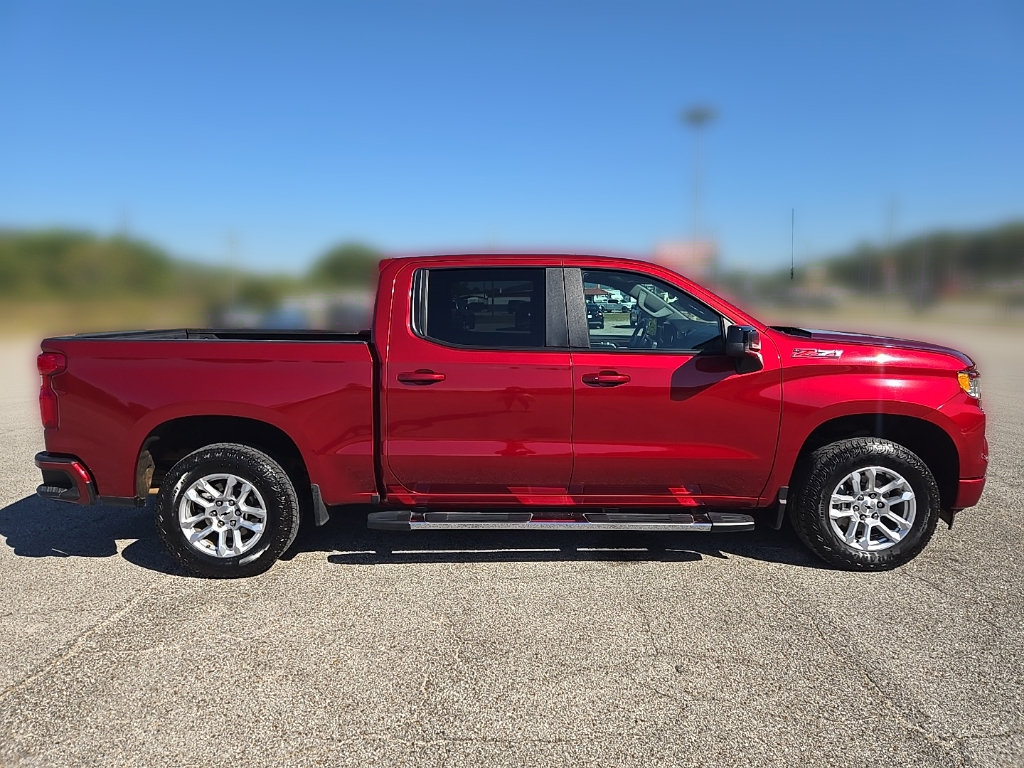 Used 2024 Chevrolet Silverado 1500 RST AWD/4WD image 16