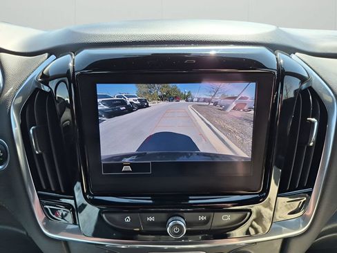 Used 2023 Chevrolet Traverse LT AWD/4WD image 46