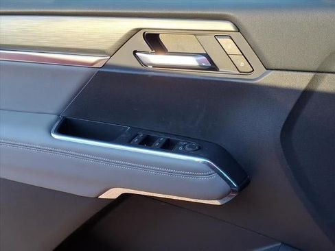 New 2026 GMC Acadia Elevation image 17