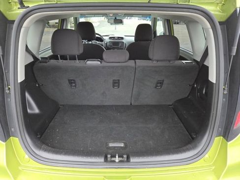 Used 2017 Kia Soul Base image 19