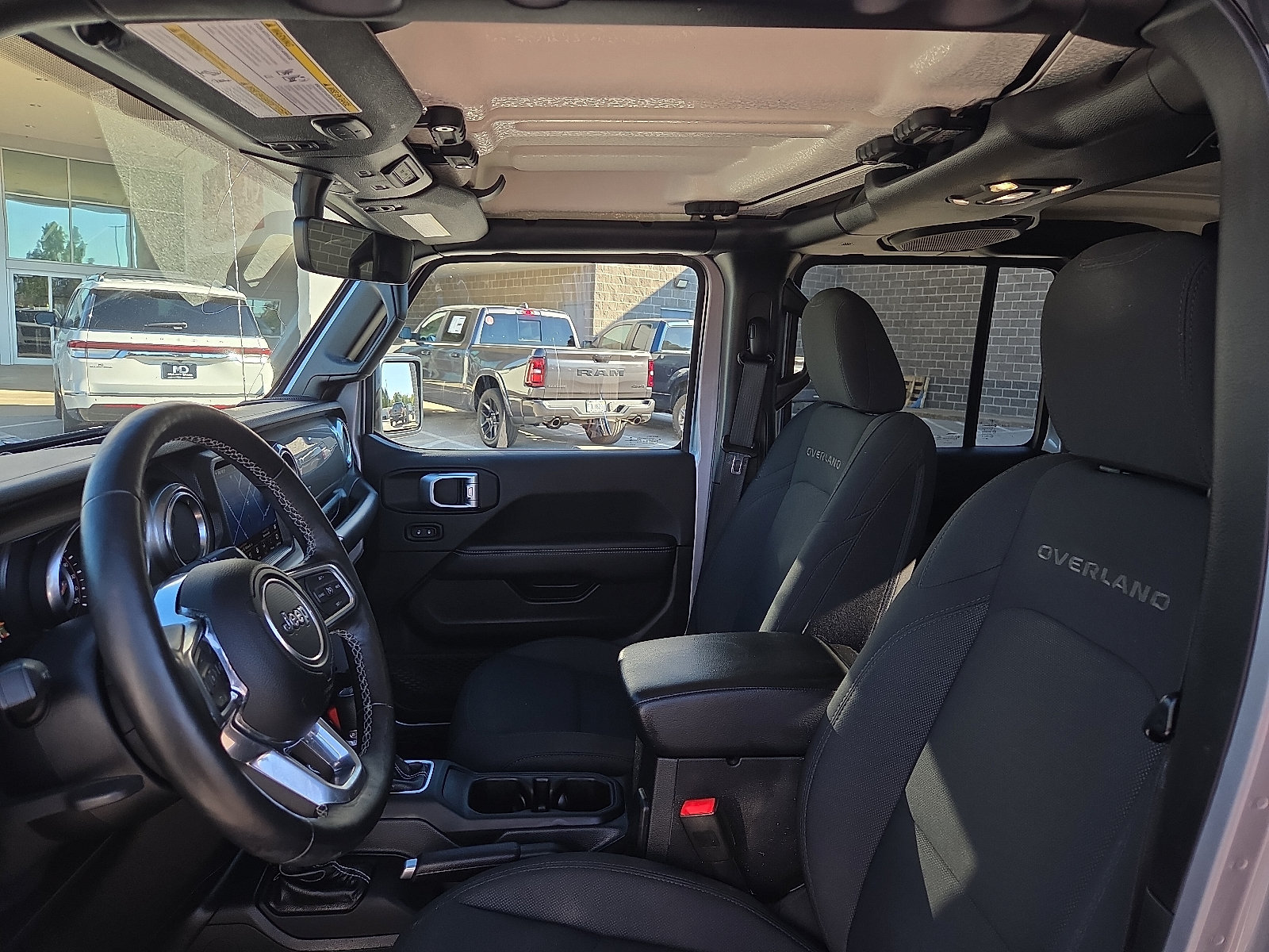 Used 2020 Jeep Gladiator Overland AWD/4WD image 13