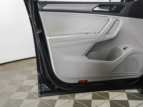 Used 2022 Volkswagen Tiguan SE R-Line image 33