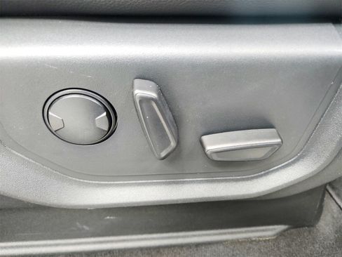 Used 2022 Ford F250 Lariat w/ Lariat Value Package image 46