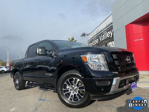 Certified 2024 Nissan Titan SV w/ SV Convenience Package image 1