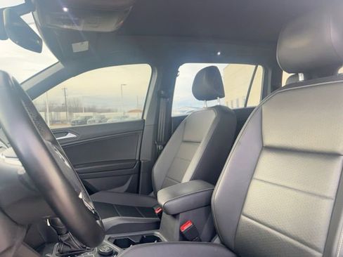 Used 2021 Volkswagen Tiguan SE R-Line image 8