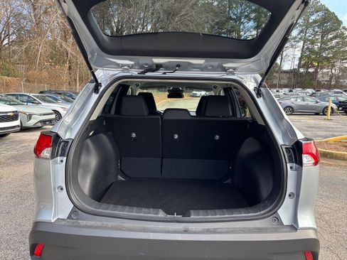 Used 2025 Toyota Corolla Cross LE image 31