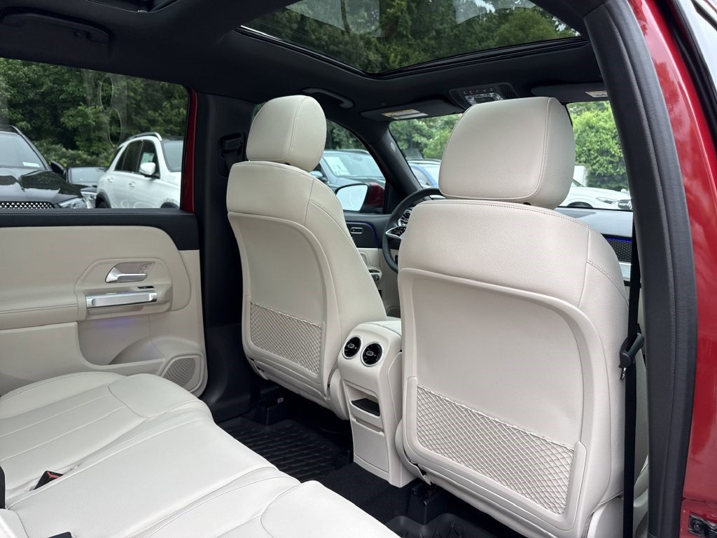 Certified 2025 Mercedes-Benz GLB 250 image 18