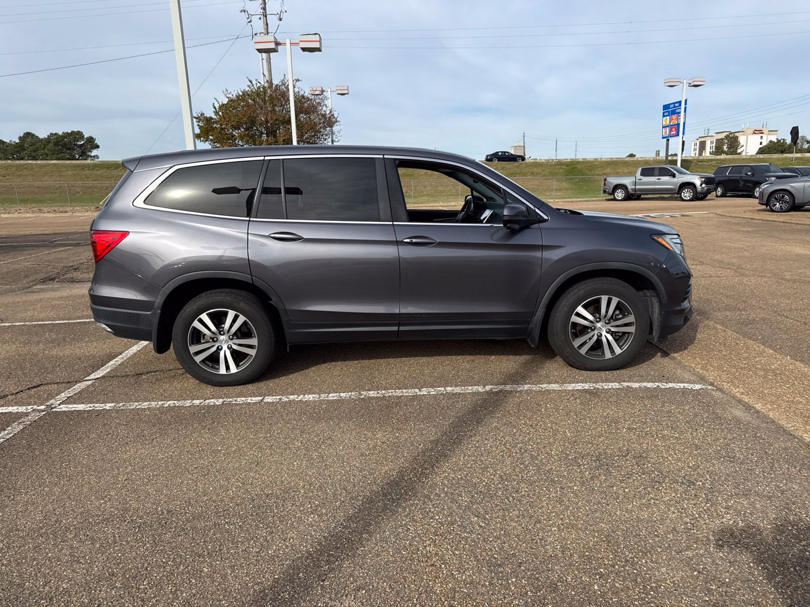 Used 2018 Honda Pilot EX-L image 4