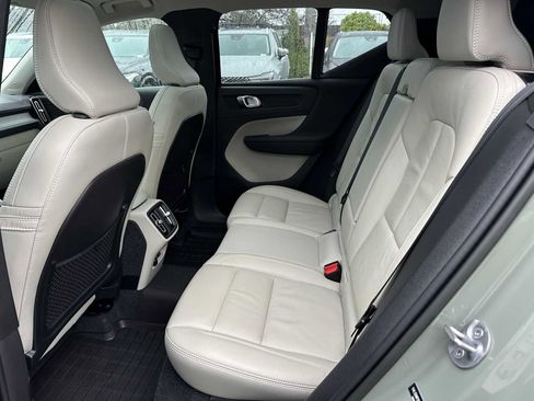 Certified 2023 Volvo XC40 B5 Plus w/ Protection Package Premier image 15