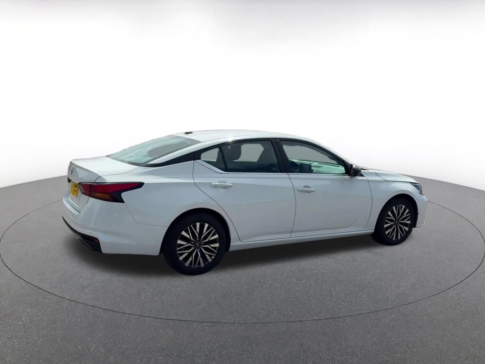Used 2026 Nissan Altima 2.5 SV FWD image 14