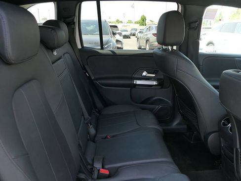 Used 2025 Mercedes-Benz GLB 250 4MATIC image 24