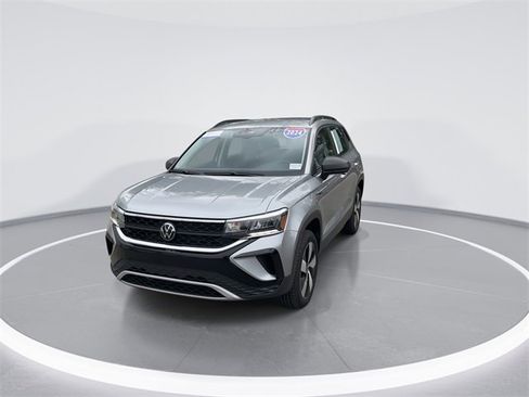 Used 2024 Volkswagen Taos S image 2