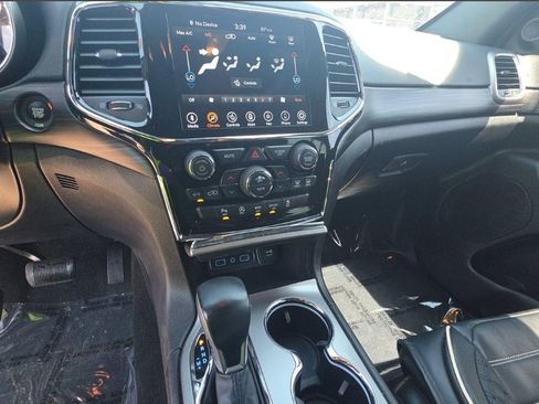 Used 2022 Jeep Grand Cherokee Laredo X RWD image 11