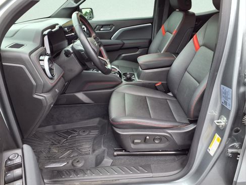 Used 2023 Chevrolet Colorado Z71 w/ Z71 Convenience Package 2 AWD/4WD image 16
