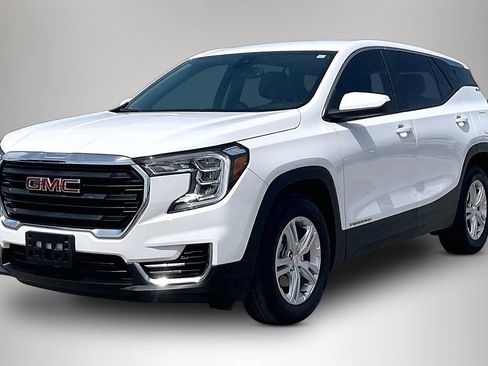 Used 2024 GMC Terrain SLE FWD image 2
