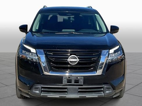 Used 2022 Nissan Pathfinder SV image 3