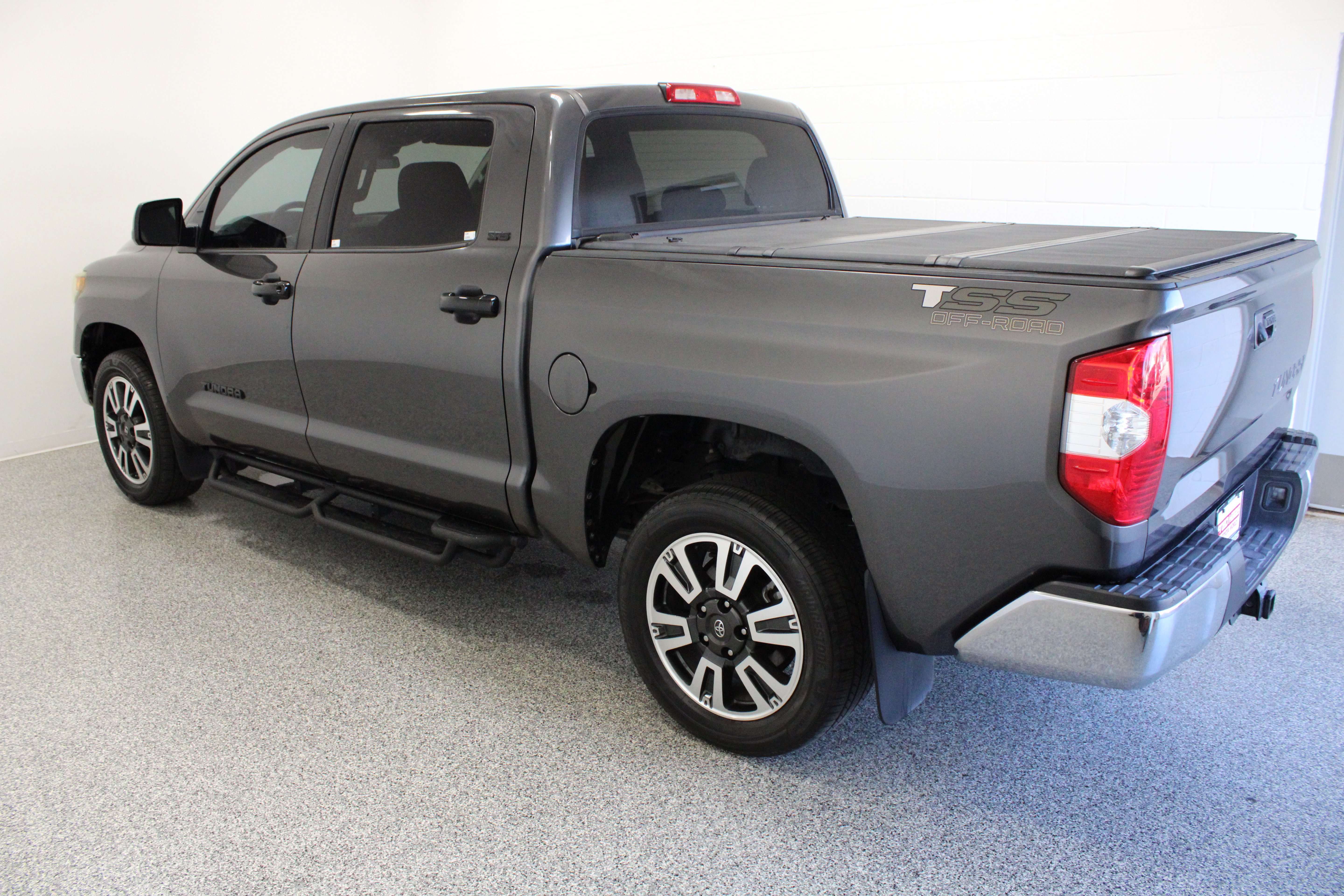 Used 2018 Toyota Tundra SR5 RWD image 10