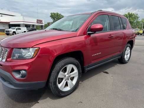Used 2016 Jeep Compass Latitude AWD/4WD image 9
