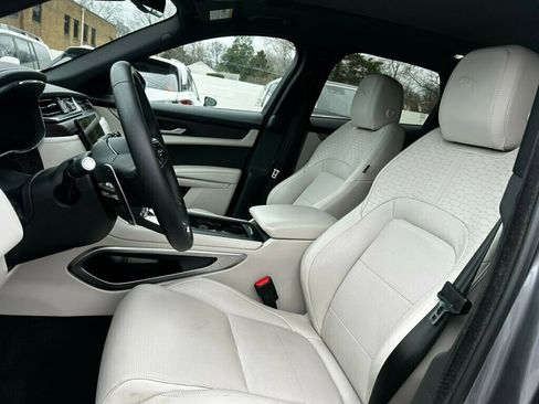 Used 2023 Jaguar F-PACE R-Dynamic S image 10